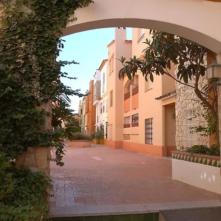 Apartment In Empuriabrava By The Beach Апартаменты Эмпуриабрава
