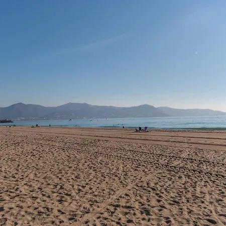 Apartment In Empuriabrava By The Beach Апартаменты