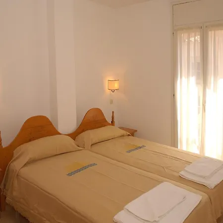 Apartment In Empuriabrava By The Beach *