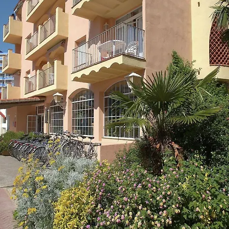 Apartment In Empuriabrava By The Beach Apartman *