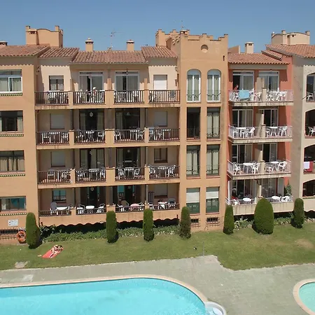 Apartment In Empuriabrava By The Beach Apartman