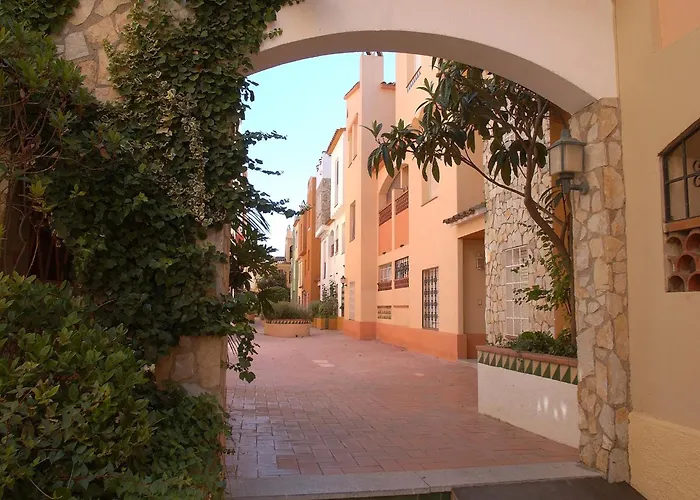 In By The Διαμέρισμα